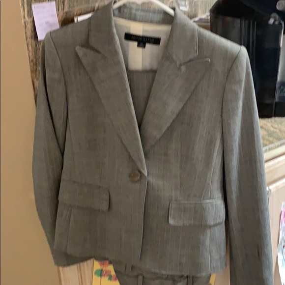 Brand new Anne Klein 2 piece pant suit - Picture 2 of 2